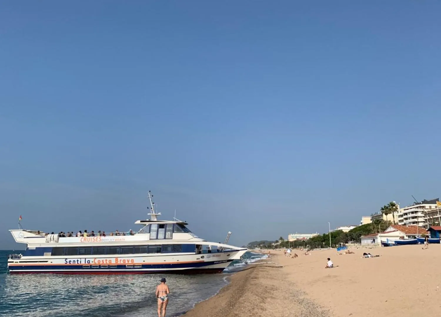 Apartamento Первая Линия Моря Рядом С Барселоной Напротив Вокзала Pineda De Mar